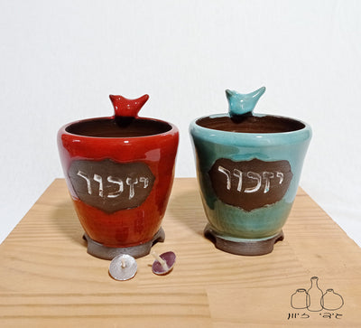 מעמד לנר נשמה , נר ליום זיכרון, עם פתיליות צפות, אדום
