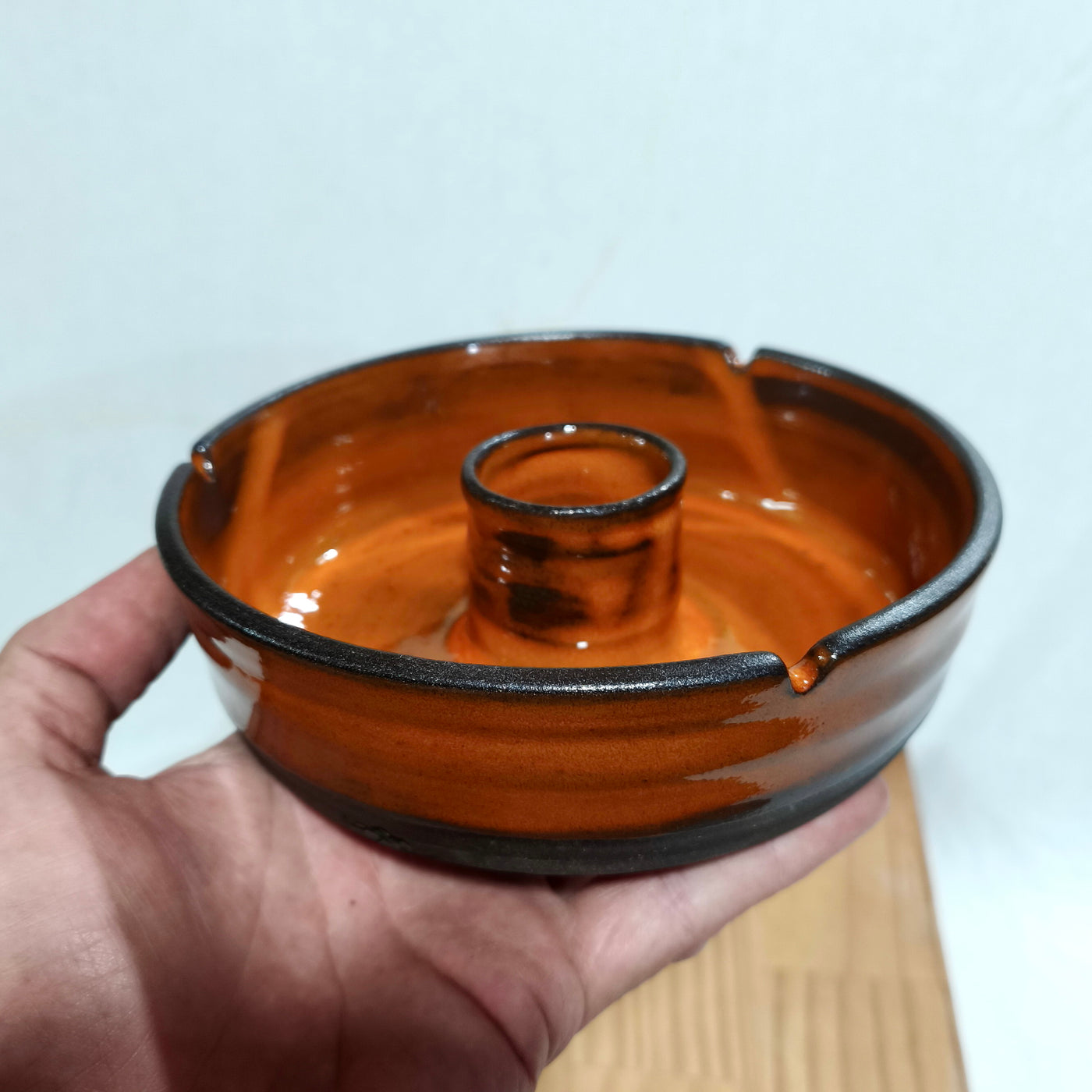 מאפרה גדולה עם מקום למצת / בחצי מחיר