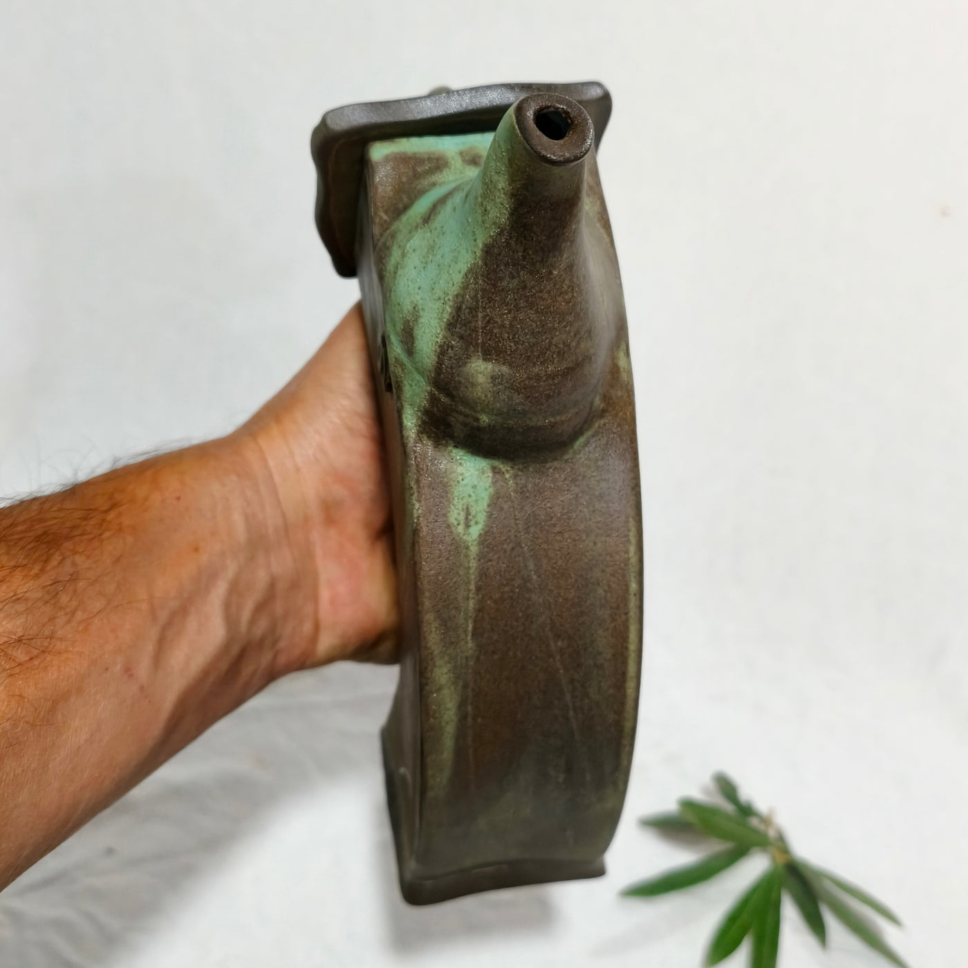 קומקומון נטוי לשמן זית בטורקיז מעושן מט