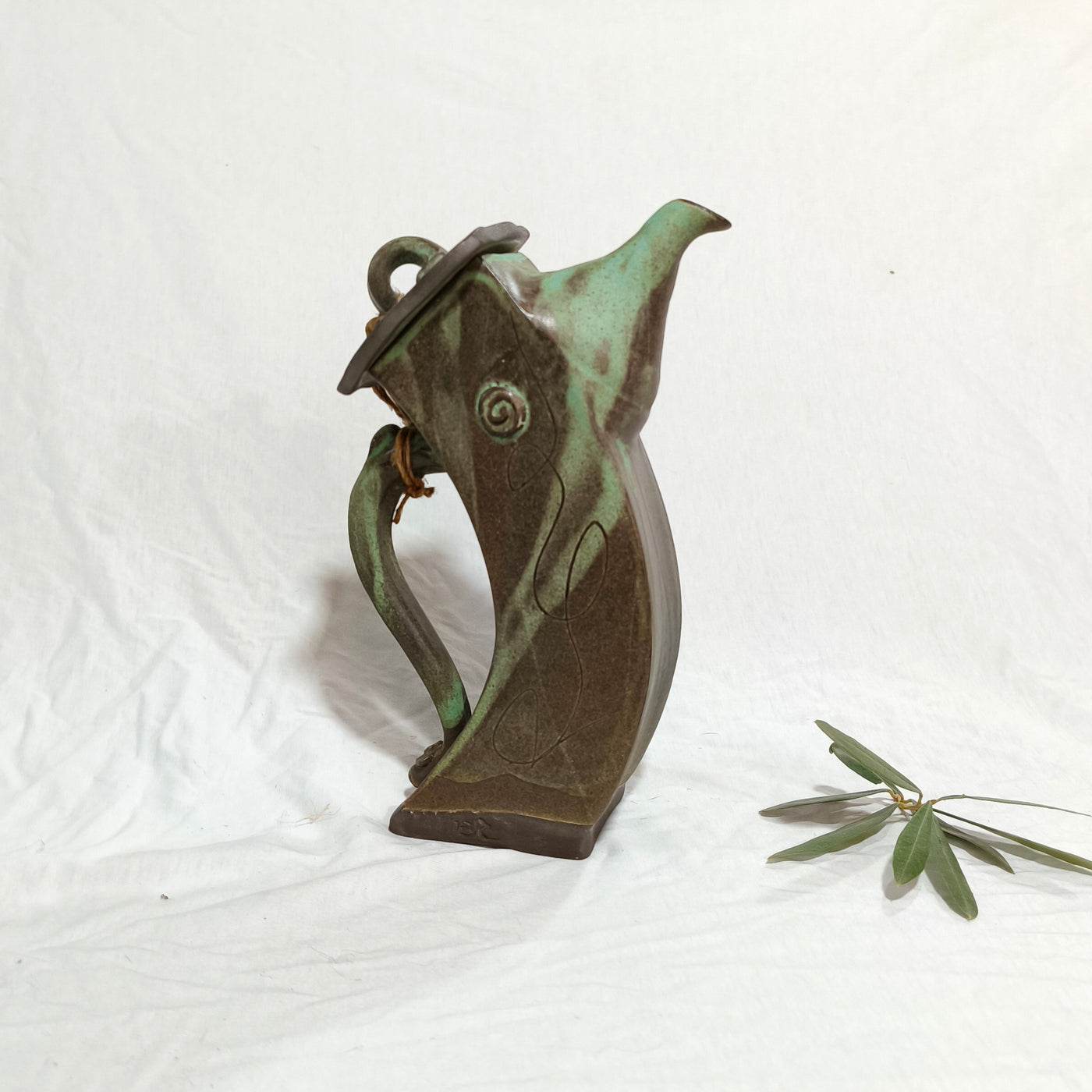 קומקומון נטוי לשמן זית בטורקיז מעושן מט