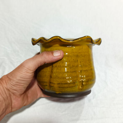 אגרטל מיוחד עם חורים לפרחים