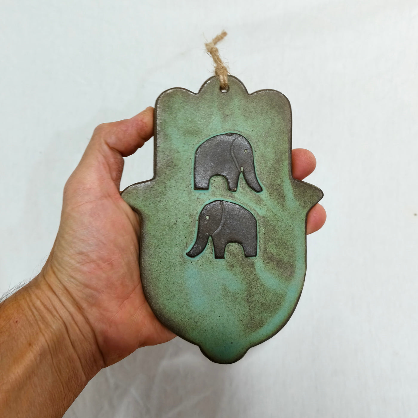 חמסה בטורקיז מעושן, עם פילים...