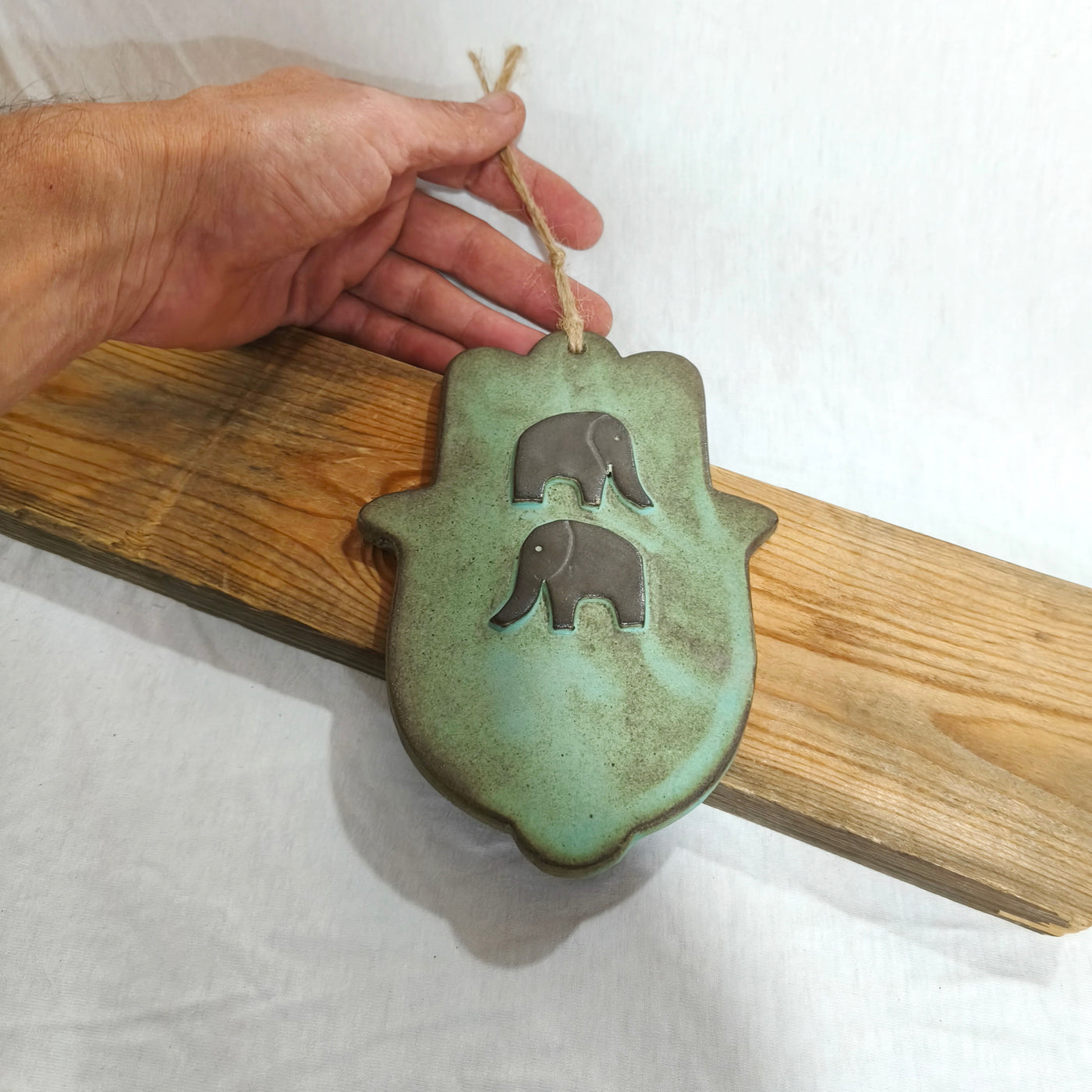 חמסה בטורקיז מעושן, עם פילים...