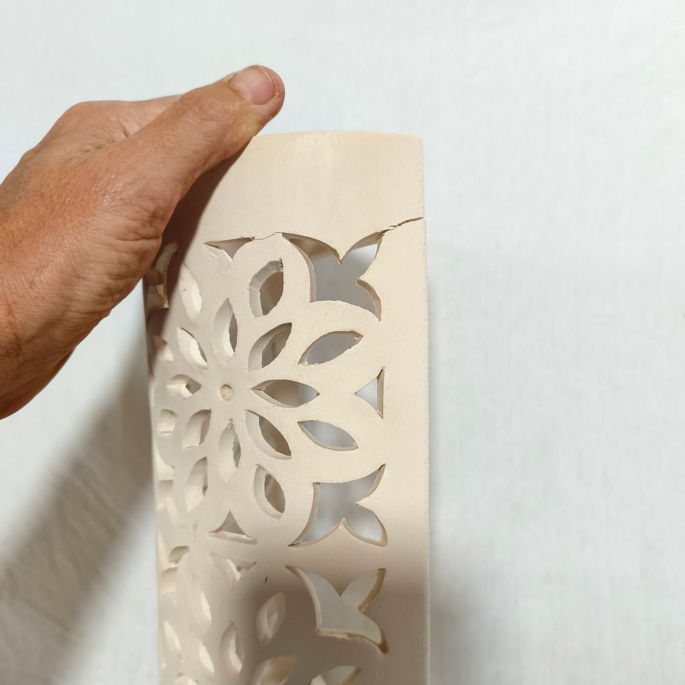 אהיל צמוד קיר , 29 ס"מ אורך במחיר מוזל