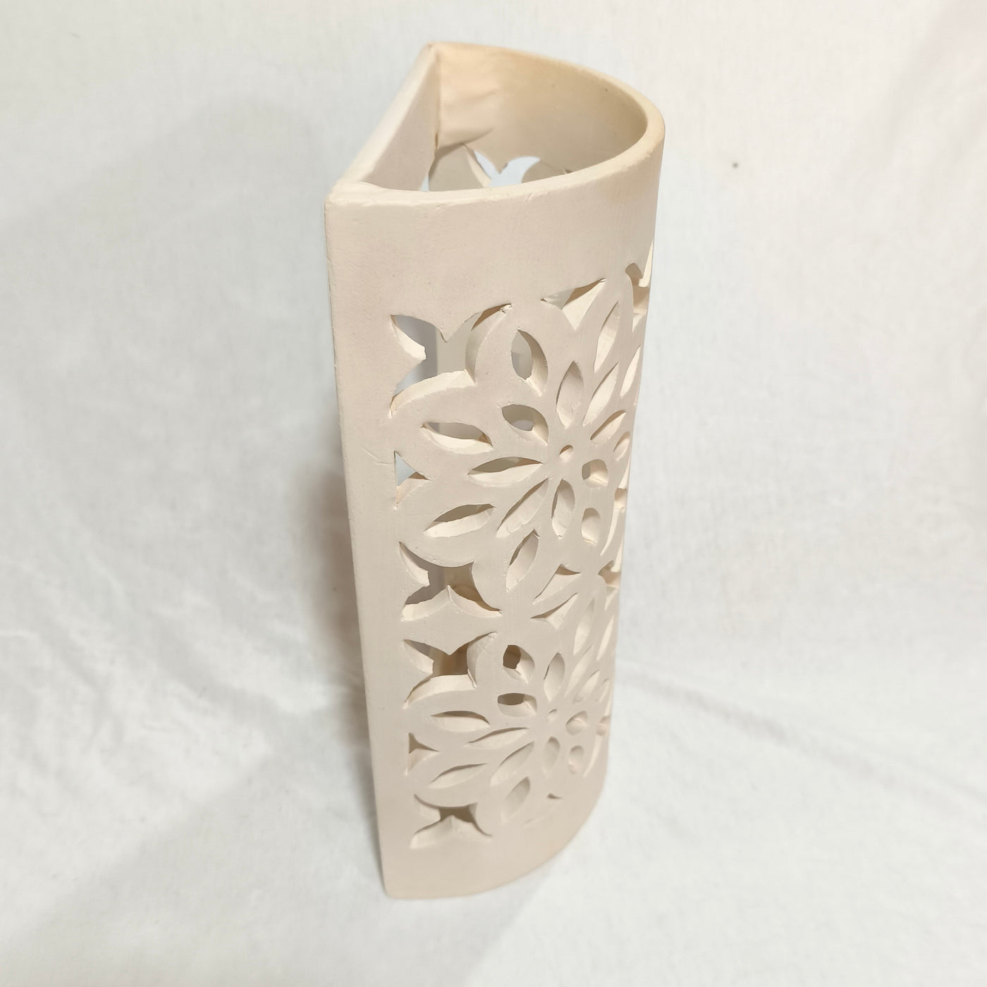 אהיל צמוד קיר , 29 ס"מ אורך במחיר מוזל