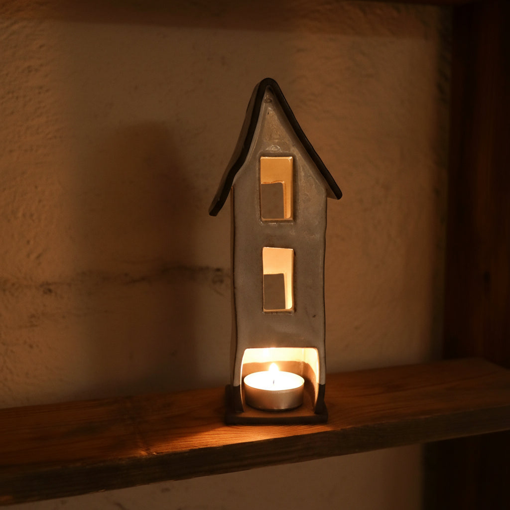 בית לנר, כלי לנר בצורת בית, בצבע שמנת