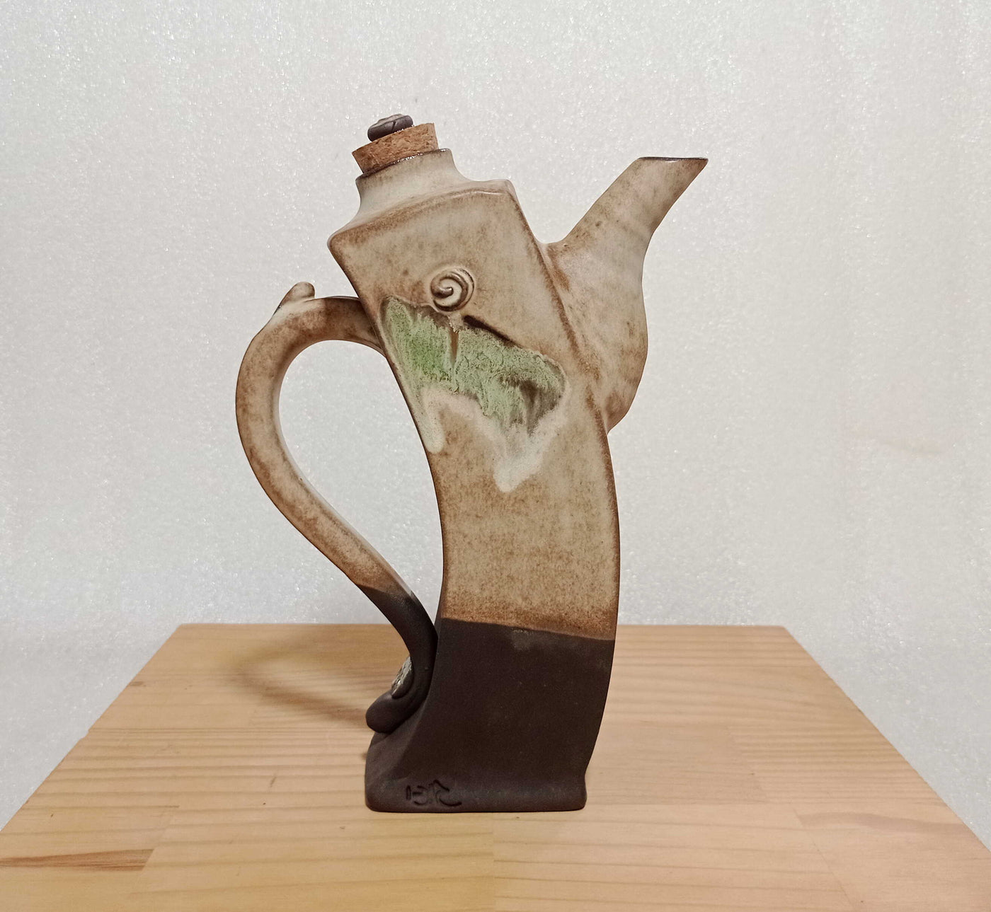 קומקומון נטוי לשמן זית בקרם מט
