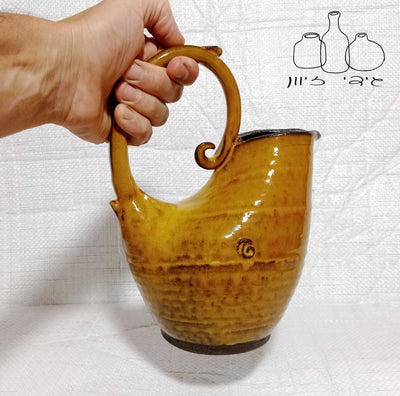 קנקן מים מיוחד 1.5 ליטר בצהוב חרדלי