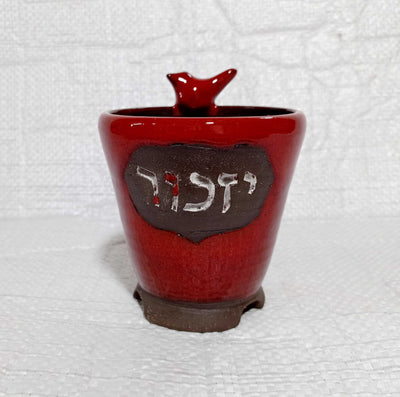 מעמד לנר נשמה , נר ליום זיכרון, עם פתיליות צפות, אדום