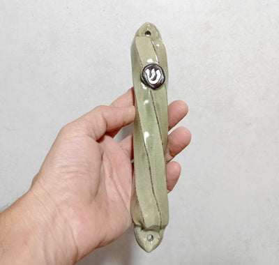 בית מזוזה ספירלי ירקרק בהיר
