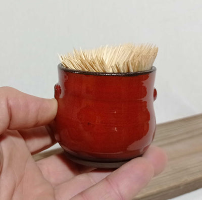 כלי לקיסמי שיניים, אדום