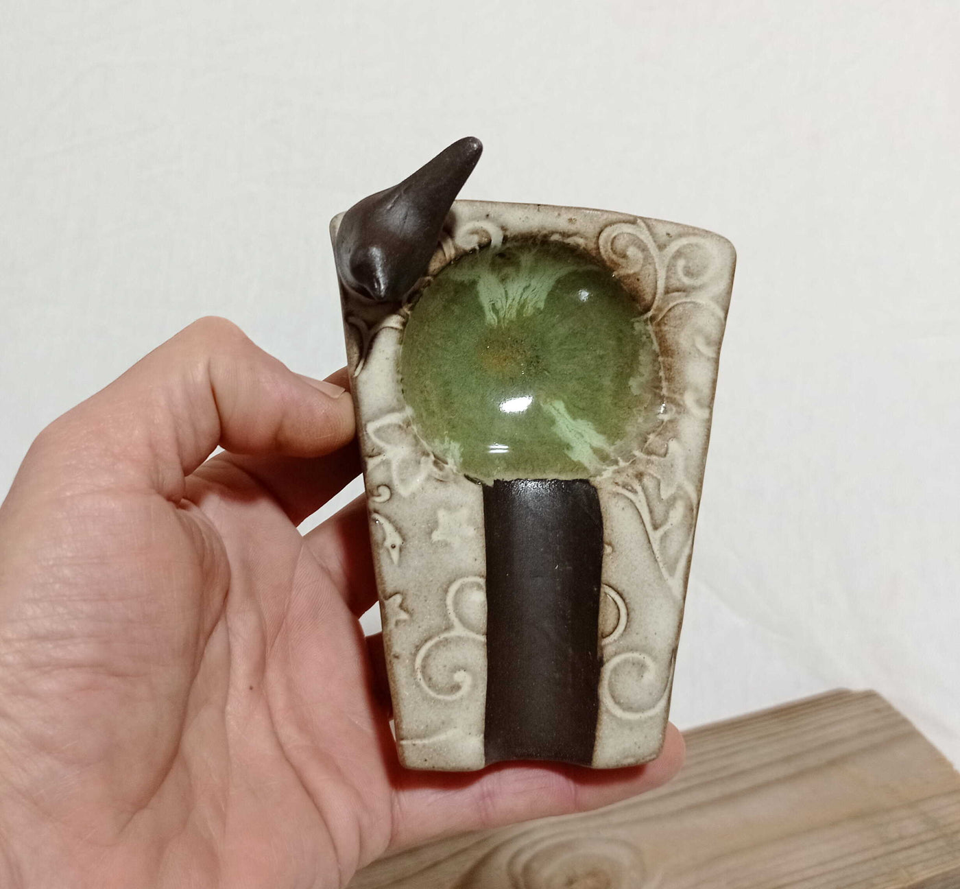 מאפרה לסיגר בקרם וירוק