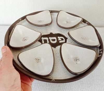 צלחת פסח בשמנת עם קעריות/ קערת סדר