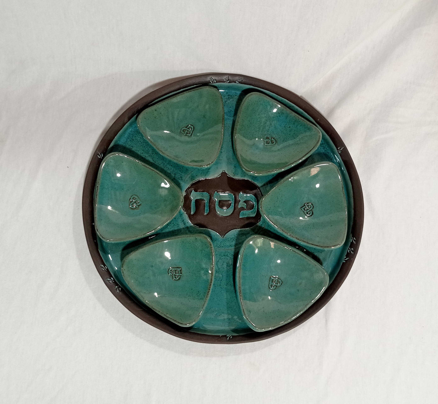צלחת פסח בכחול ירקרק  עם קעריות/ קערת סדר