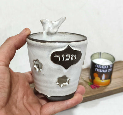 מעמד לנר נשמה , נר ליום זיכרון, כלי לנר נשמה