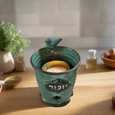 מעמד לנר נשמה , נר ליום זיכרון, כלי לנר נשמה