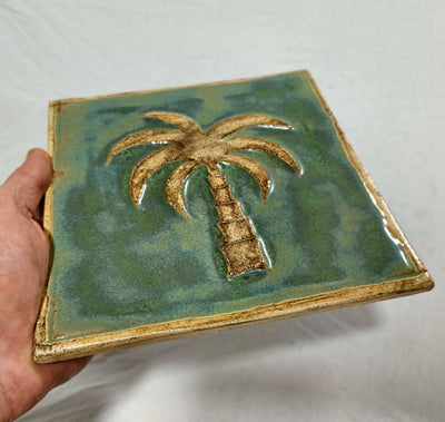 אריח קרמיקה 20X20-ירוק תבליט עץ דקל
