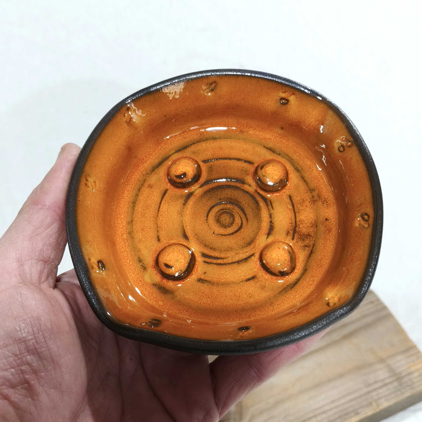 סבוניה לסבון מוצק, לבחירה בצבעים שונים