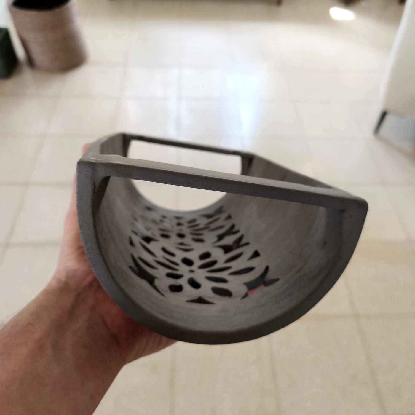 אהיל צמוד קיר, אפור פחם, גוף תאורה 29 ס"מ אורך בחימר חשוף