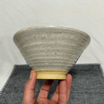קערית הגשה קונית באפור פנינה