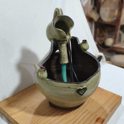 מזרקת מים בירוק, מפל בצורת כד