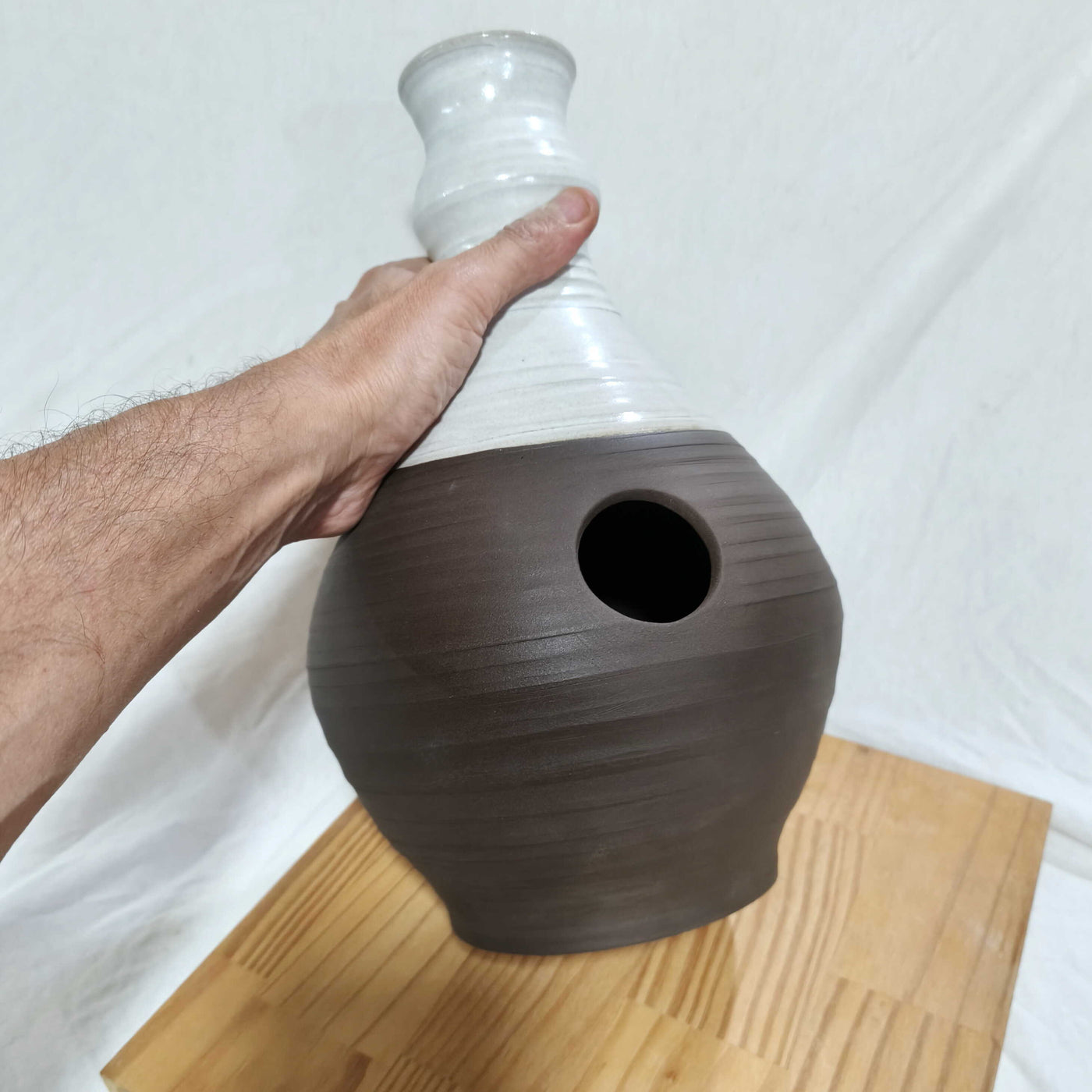 udu drum, תוף אודו  עם תחתית עץ-תוף חרס