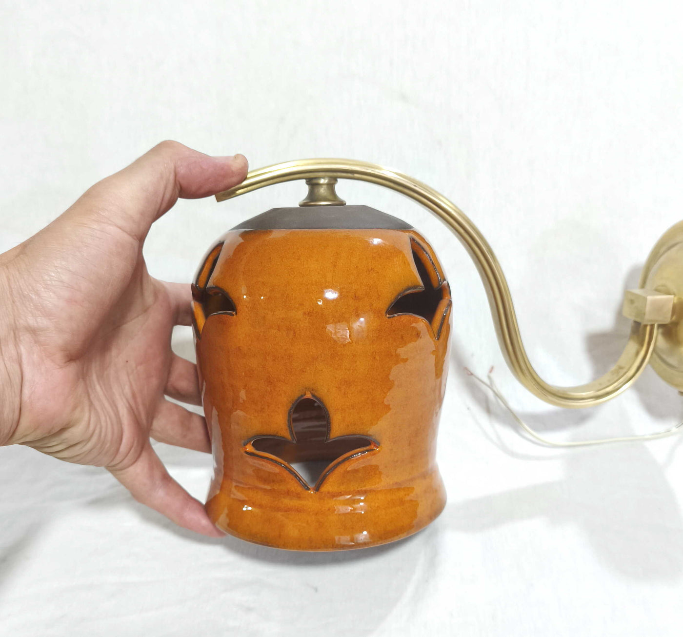 מנורת קיר עם זרוע, תאורת קיר, פעמון תאורה לקיר