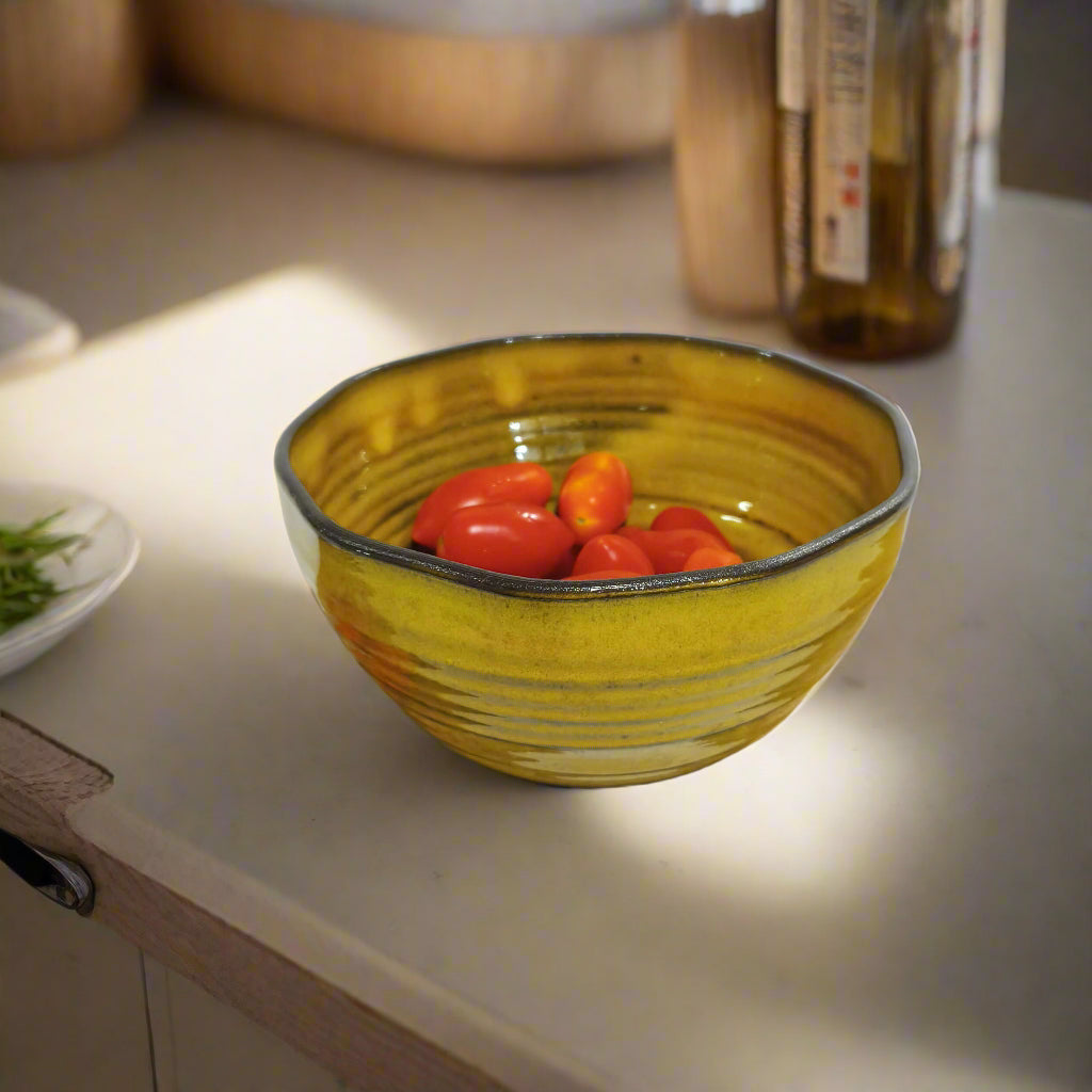 קערית בינונית לסלט/ קערת הגשה צהובה