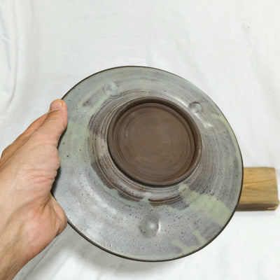 צלחת הגשה מיוחדת באפור ירקרק,  קוטר 22.5ס"מ