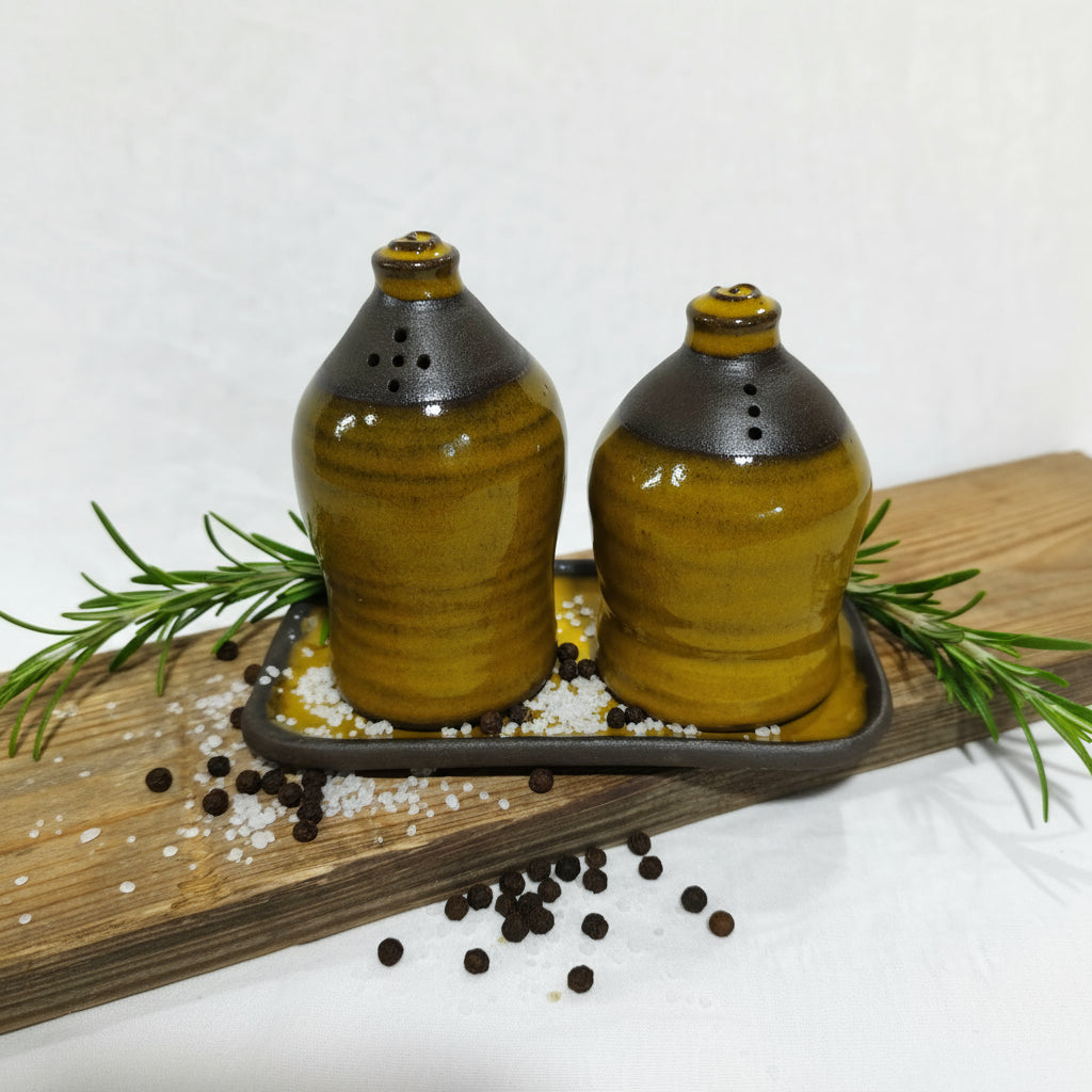 סט מלח פלפל על מגשון, חרדל