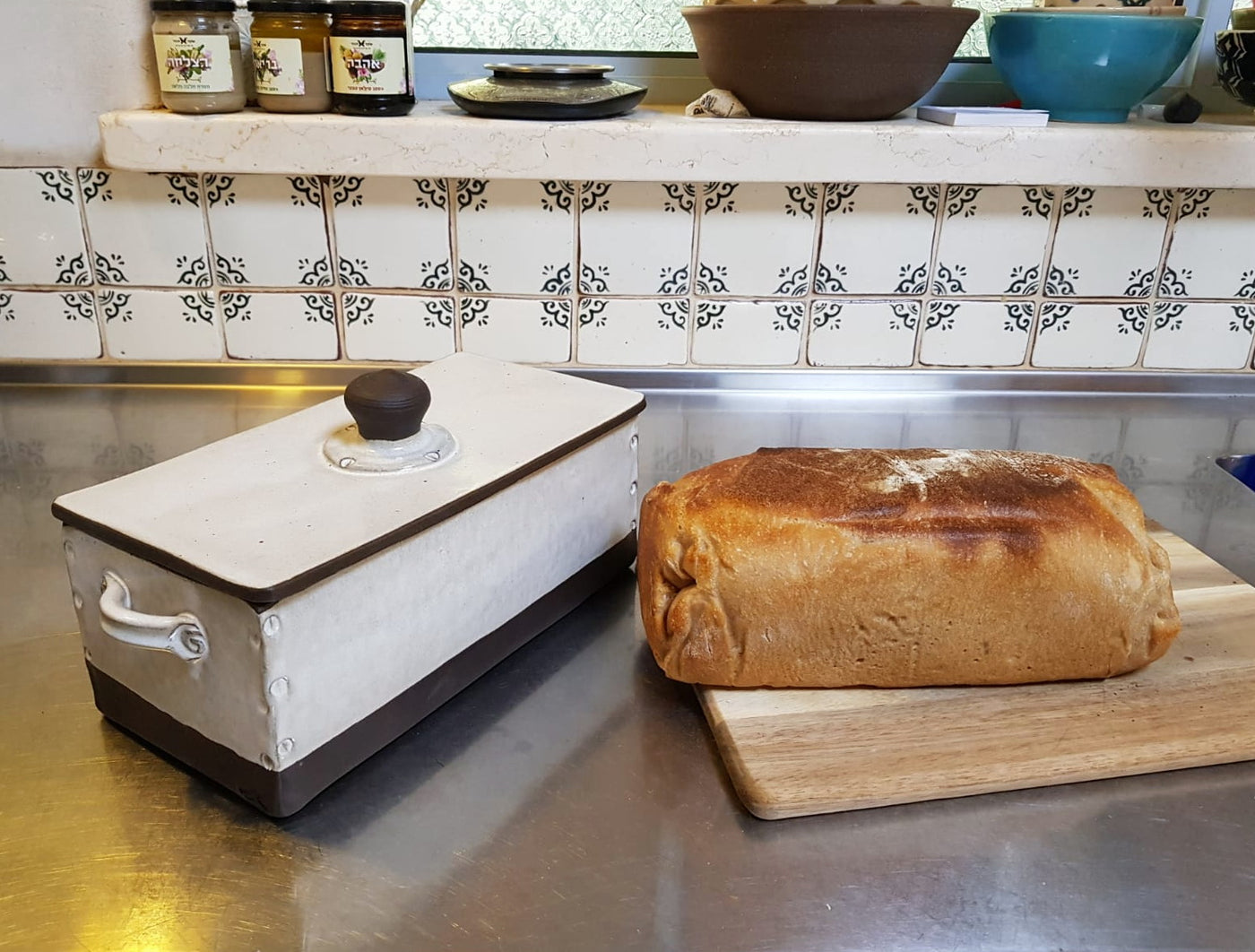 תבנית לאפיית לחם עם מכסה