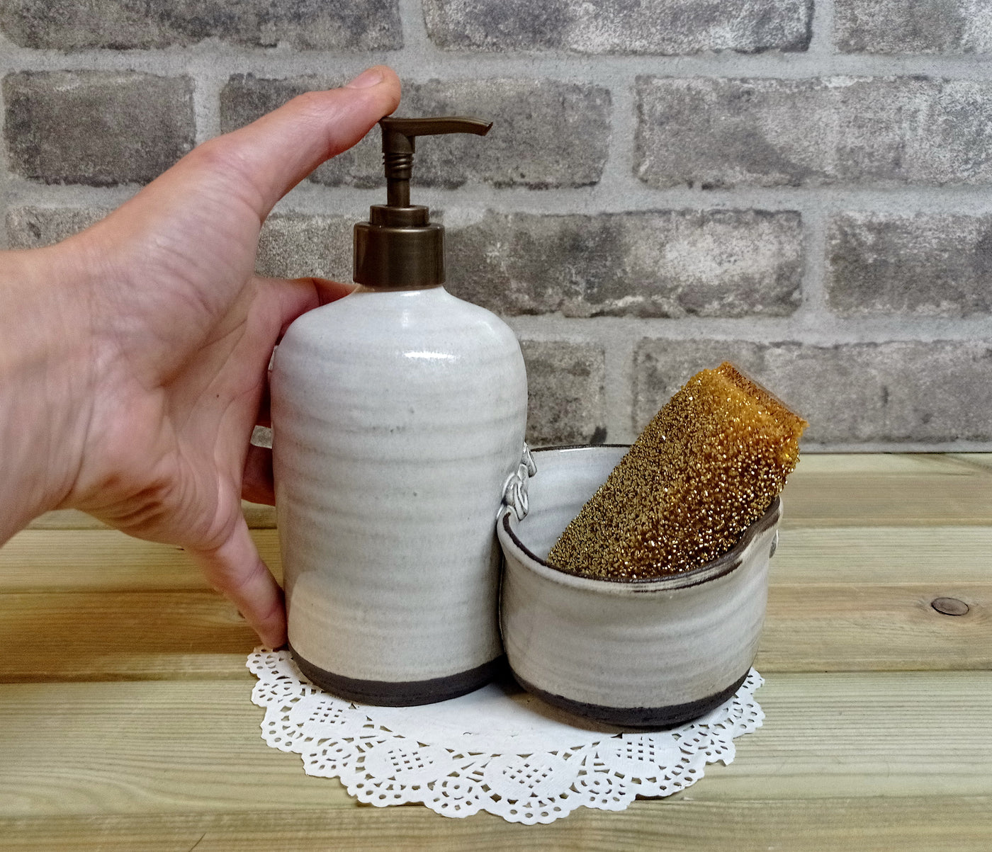 כלי לסבון כלים עם קערית לספוגית, בשמנת