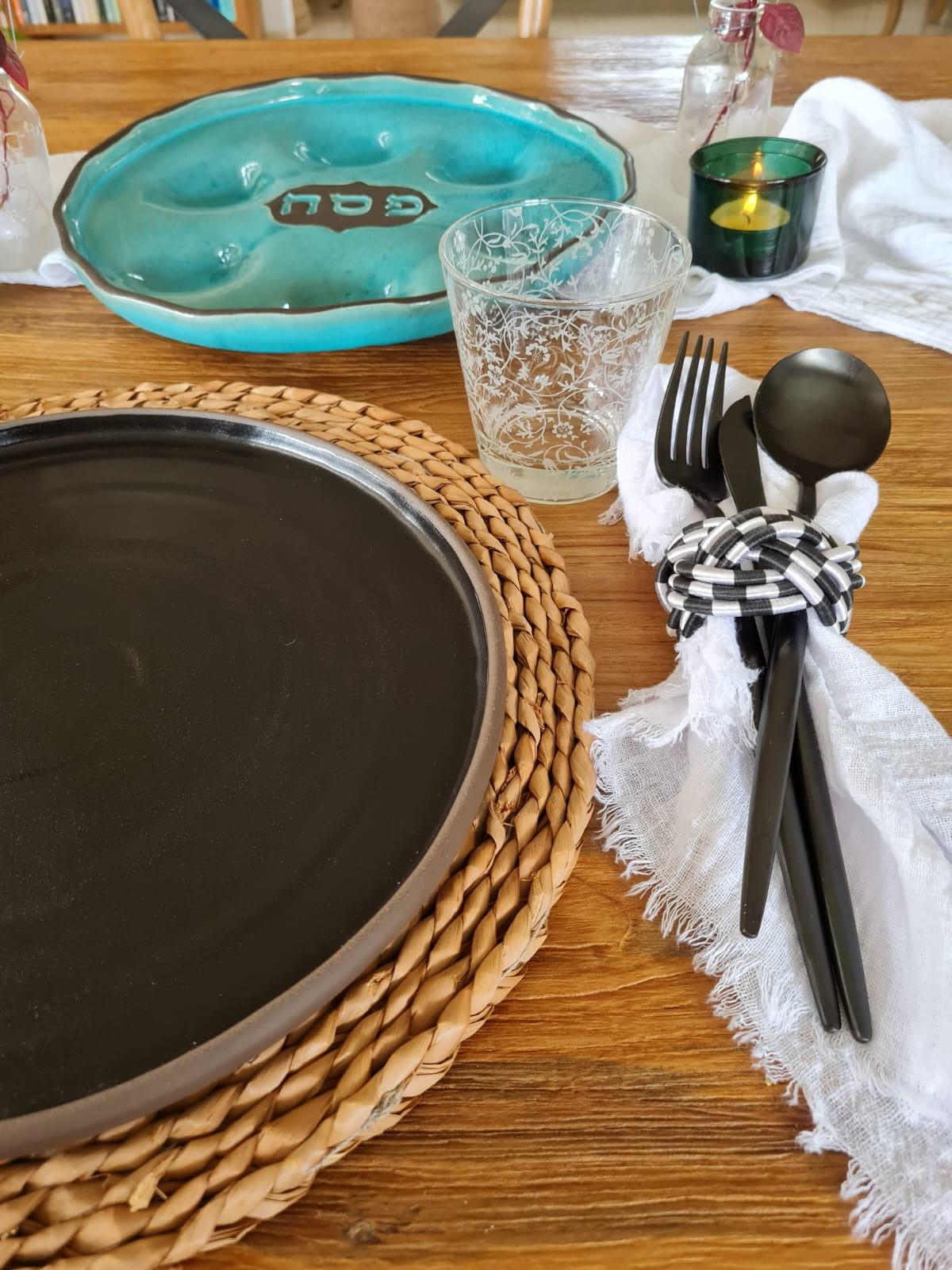 צלחת פסח בכחול עם שקעים/ קערת סדר