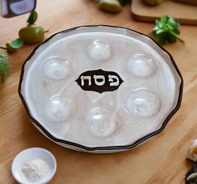 צלחת פסח בשמנת עם שקעים/ קערת סדר