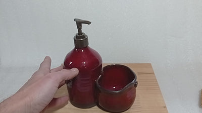 כלי לסבון כלים נוזלי  עם קערית לספוגית, באדום