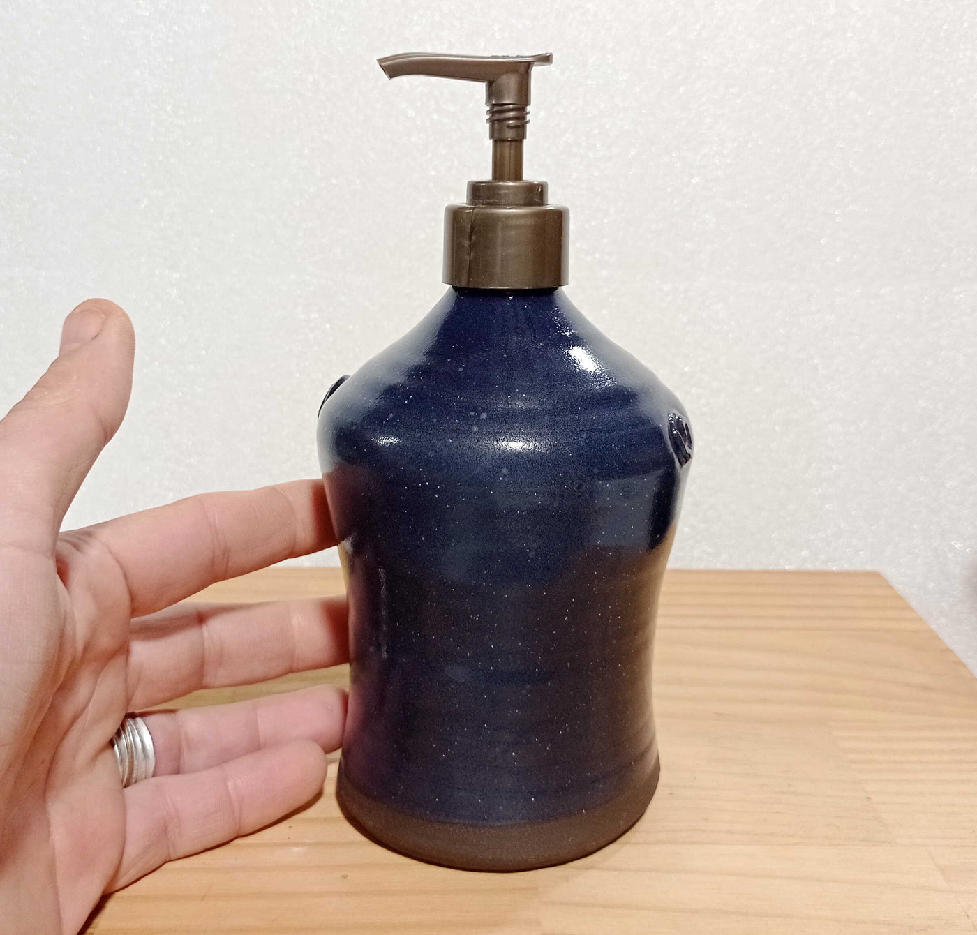 סט לחדר אמבטיה כחול כהה